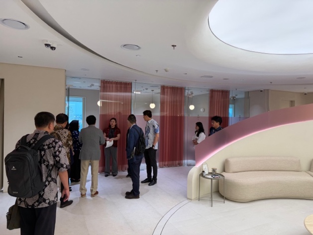 経済特区内で開業している韓国系クリニックの視察